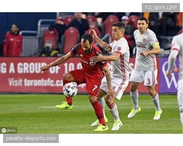 亚特兰大队近期状态提升,连续保持不败战绩,中场梳理渐趋顺畅。 亚特兰大队近期状态提升,连续保持不败战绩,中场梳理渐趋顺畅。